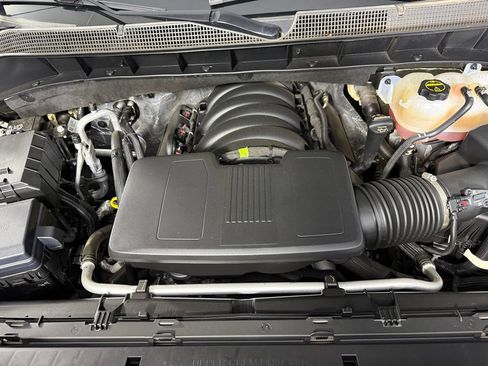 Used 2024 Chevrolet Silverado 1500 High Country AWD/4WD image 32