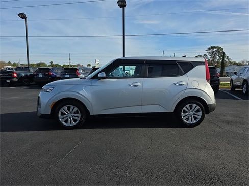 Used 2021 Kia Soul LX image 7
