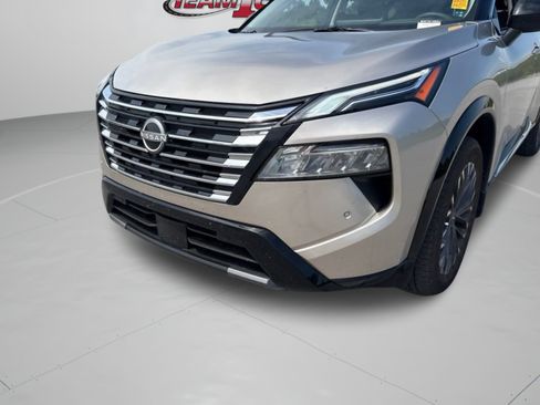 Used 2025 Nissan Rogue Platinum w/ Platinum Premium Package FWD image 25