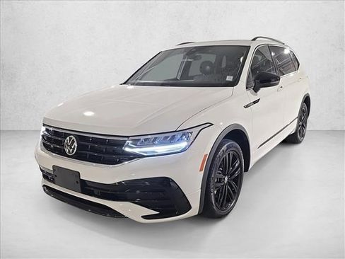 Used 2022 Volkswagen Tiguan SE R-Line image 1