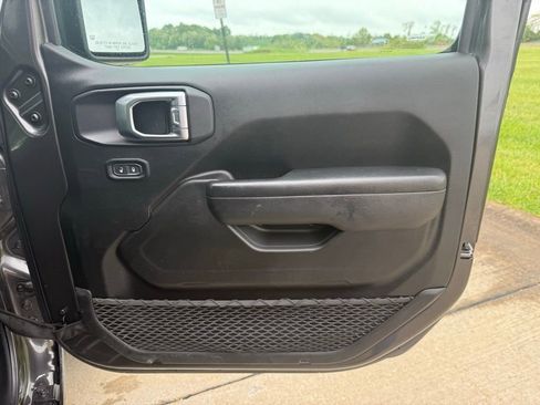 Used 2023 Jeep Wrangler Unlimited Sport AWD/4WD image 19