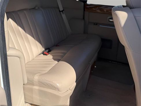Used 2006 Rolls-Royce Phantom Sedan RWD image 54