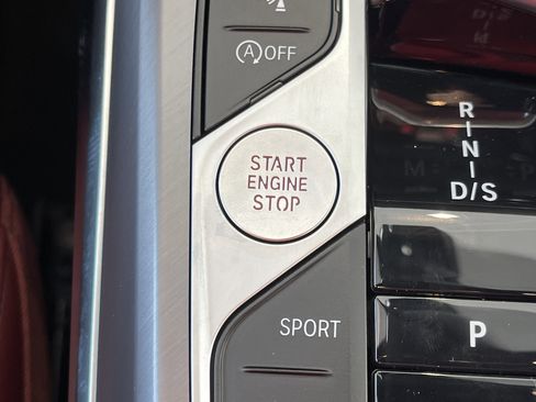 New 2026 BMW 330i Sedan w/ M Sport Package image 11