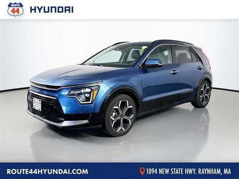 Used 2023 Kia Niro SX Touring FWD image 1