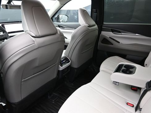 Certified 2026 INFINITI QX60 Pure w/ Cargo Package image 15