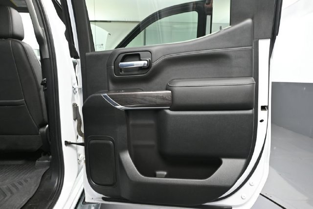 Used 2021 Chevrolet Silverado 1500 LTZ w/ Technology Package AWD/4WD image 33