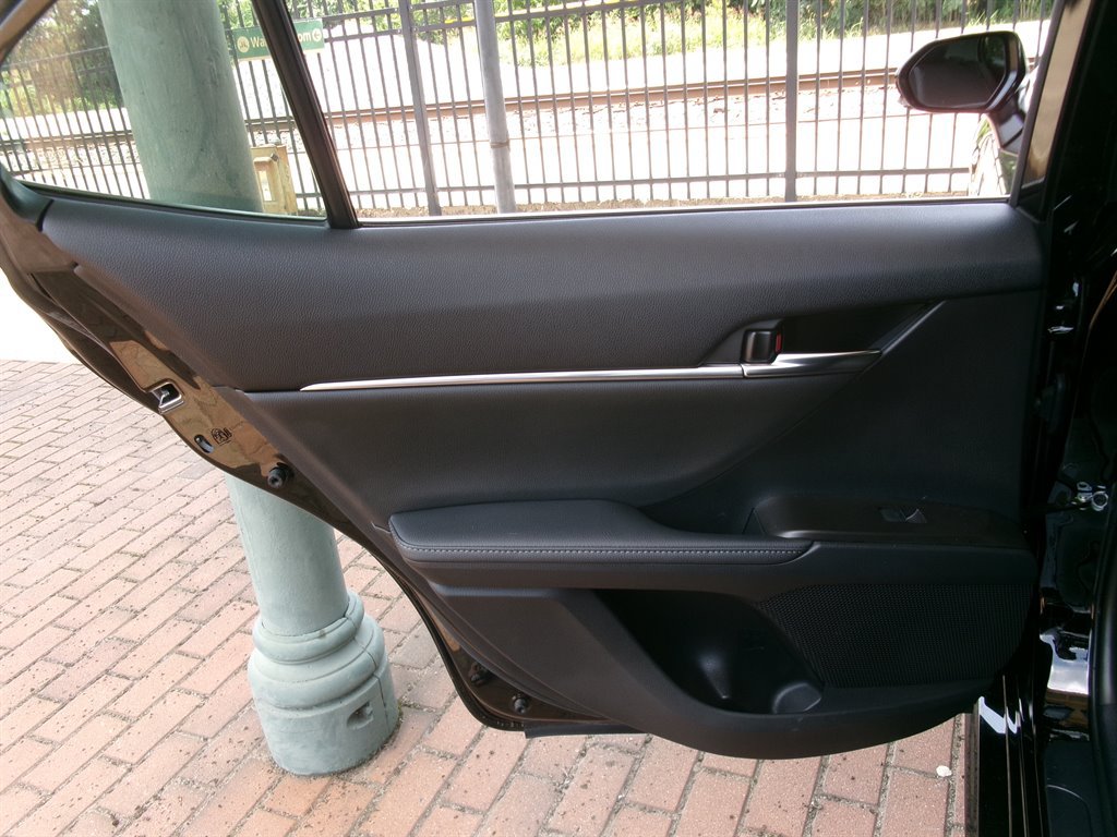 Used 2024 Toyota Camry XLE FWD image 32
