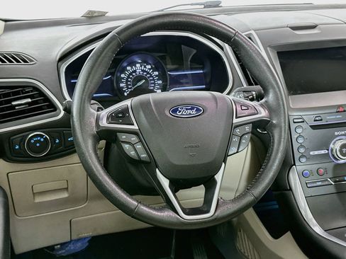 Used 2017 Ford Edge Titanium w/ Equipment Group 302A AWD/4WD image 18