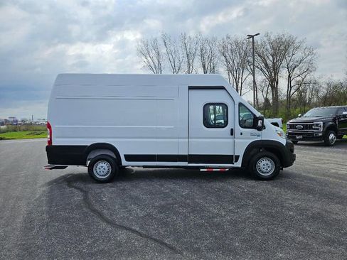 Used 2024 RAM ProMaster 3500 w/ Delivery Van Package FWD image 6