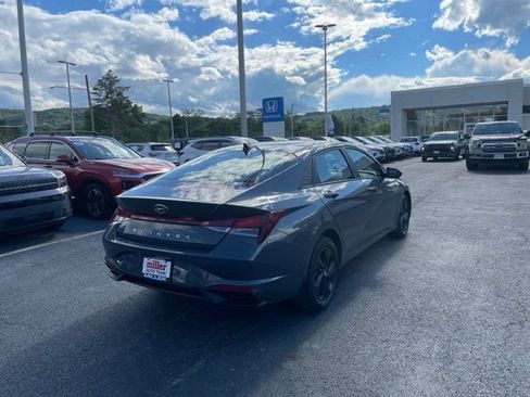 Used 2023 Hyundai Elantra SEL FWD image 4