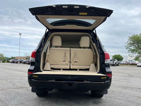 Used 2013 Lexus LX 570 4WD w/ Luxury Pkg image 25