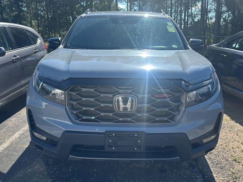 Used 2023 Honda Passport TrailSport image 3