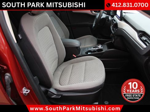 Used 2020 Ford Escape SE image 13