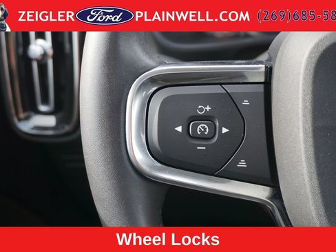 Used 2024 Volvo XC40 B5 Plus w/ Protection Package Premier AWD/4WD image 27