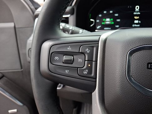 Used 2023 GMC Yukon Denali image 22