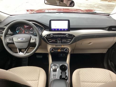 Used 2022 Ford Escape SE w/ SE Sport Appearance Package image 38