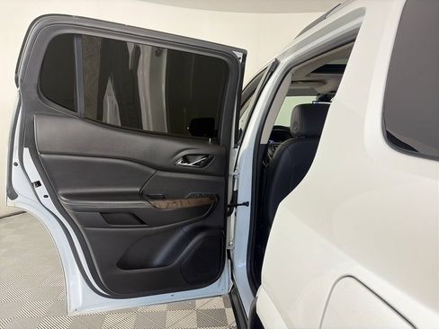 Used 2022 GMC Acadia Denali w/ Denali Ultimate Package AWD/4WD image 12