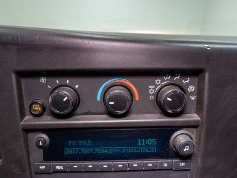 Used 2023 Chevrolet Express 2500 w/ Driver Convenience Package image 18