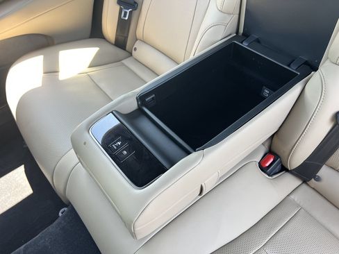 Used 2024 Lexus LS 500 RWD image 21