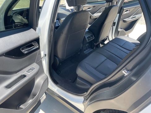 Used 2018 Jaguar F-PACE Premium image 20