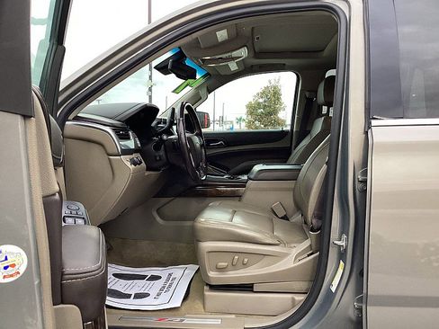 Used 2017 Chevrolet Tahoe LT w/ Luxury Package image 9