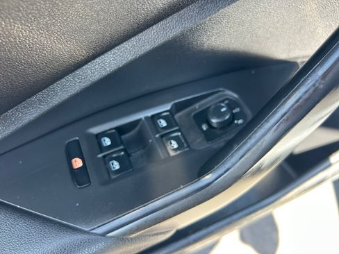 Used 2019 Volkswagen Jetta SE FWD image 13