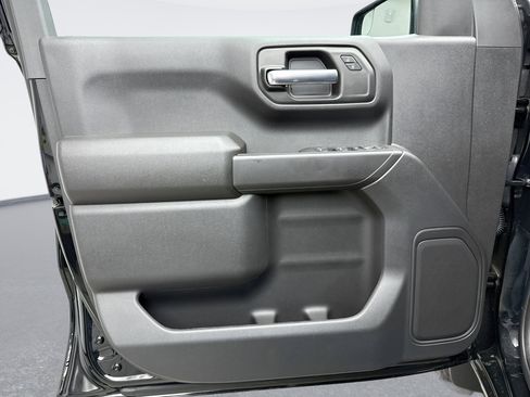 Used 2026 Chevrolet Silverado 1500 Custom Trail Boss w/ LPO, Dark Essentials Package AWD/4WD image 9