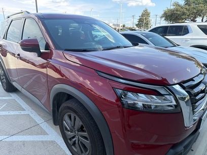 Used 2022 Nissan Pathfinder SV