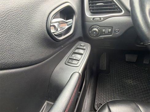 Used 2021 Jeep Cherokee Trailhawk w/ Sun, Sound & Nav Group image 6