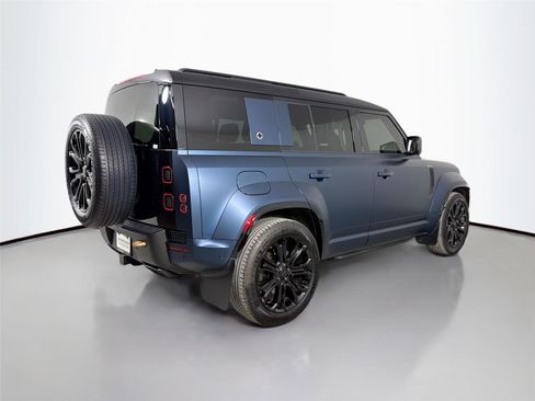 Used 2026 Land Rover Defender 110 OCTA AWD/4WD image 5
