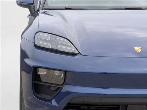 New 2024 Porsche Macan 4 Electric image 12