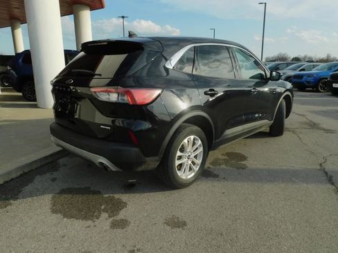 Used 2021 Ford Escape SE w/ Cold Weather Package image 8