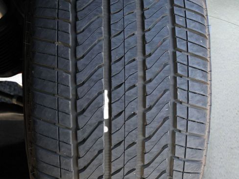 Used 2025 Cadillac Escalade Sport Platinum RWD image 34