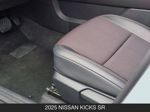Used 2025 Nissan Kicks SR FWD image 15