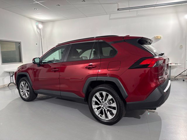 Used 2021 Toyota RAV4 XLE Premium FWD image 5