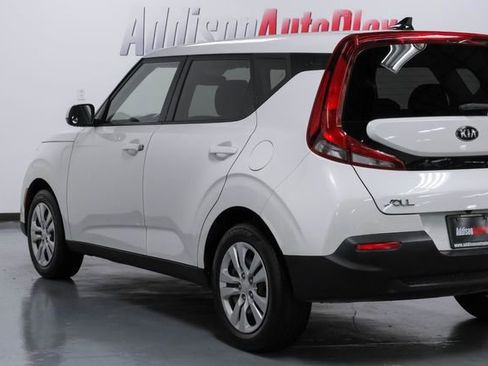 Used 2021 Kia Soul LX image 12
