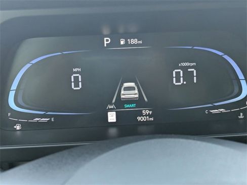 Used 2025 Hyundai Elantra Sport image 5