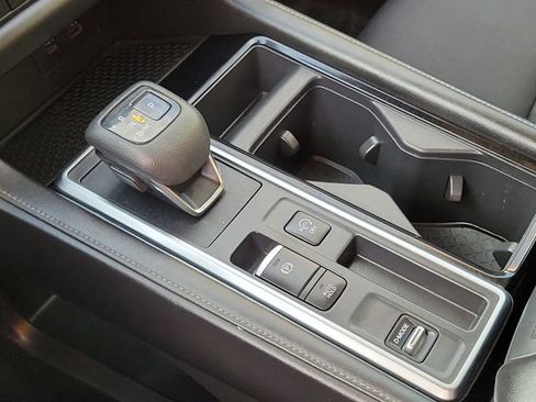 Used 2022 Nissan Pathfinder SV w/ SV Black Package image 12