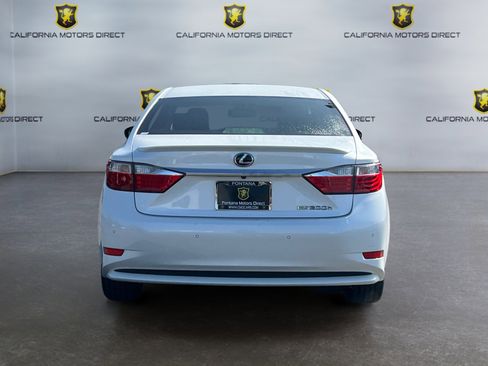 Used 2013 Lexus ES 300h image 4