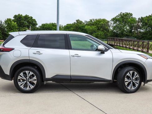 Used 2023 Nissan Rogue SV AWD/4WD image 5