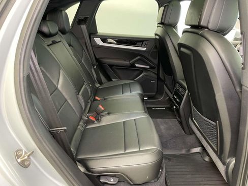 Used 2024 Porsche Cayenne image 22