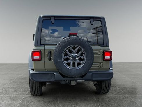 Used 2025 Jeep Wrangler Sport AWD/4WD image 5