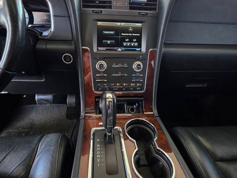 Used 2015 Lincoln Navigator 4WD image 17