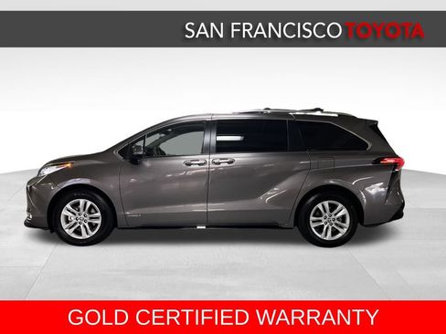Certified 2021 Toyota Sienna Limited image 2