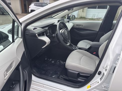 Used 2022 Toyota Corolla LE FWD image 8