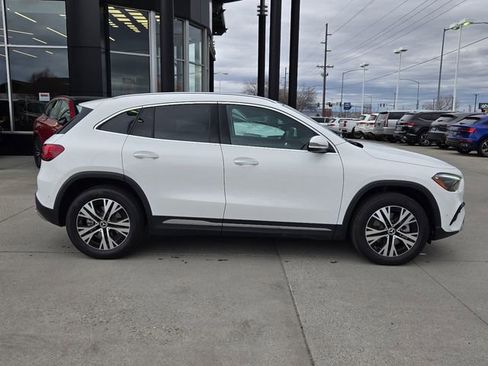 Certified 2025 Mercedes-Benz GLA 250 4MATIC image 44