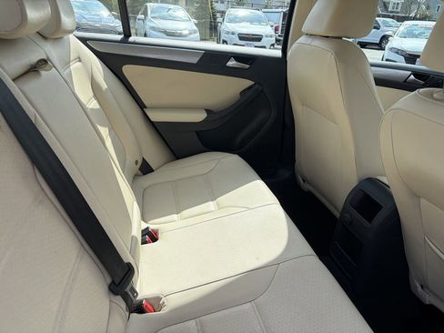 Used 2018 Volkswagen Jetta SE FWD image 24