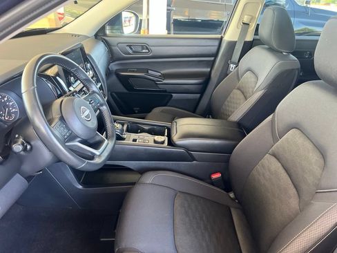 Certified 2024 Nissan Pathfinder SV AWD/4WD image 4