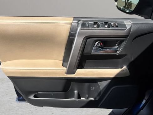 Used 2021 Toyota 4Runner SR5 Premium w/ Moonroof Package AWD/4WD image 17