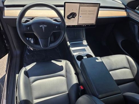 Used 2023 Tesla Model Y Long Range AWD/4WD image 10